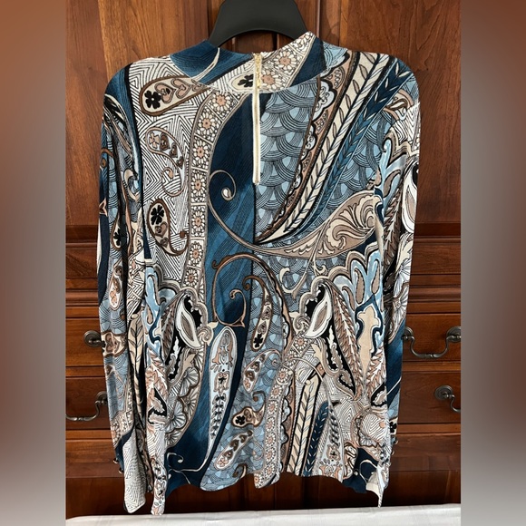 Chicos Blue Print Top Sz 2 - Picture 8 of 8